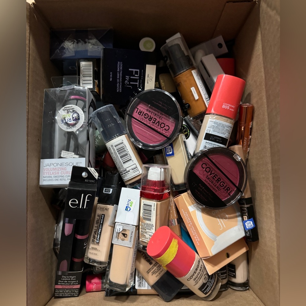 Makeup box - Picture 2 of 3